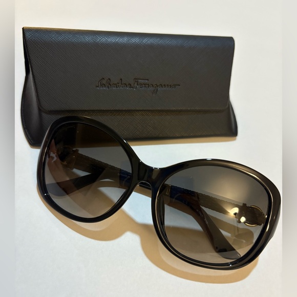 Salvatore Ferragamo Glossy Black Sunglasses - Picture 1 of 12